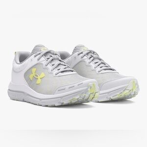 Under Armour Women's Charged Assert 10 Shoes.
Women’s size 8 NEW IN BOX